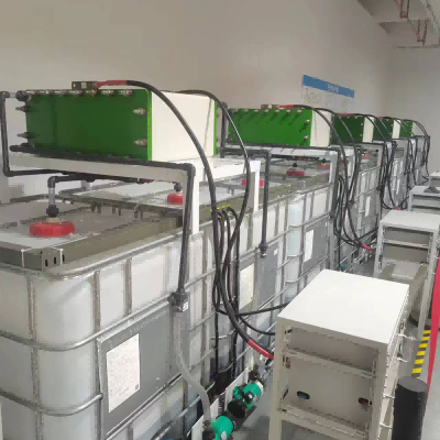 50kw/200kwh भानाडियम REDOX फ्लो ब्याट्री ऊर्जा भण्डारणको लागि आफ्नै कोर टेक्नोलोजीको साथ